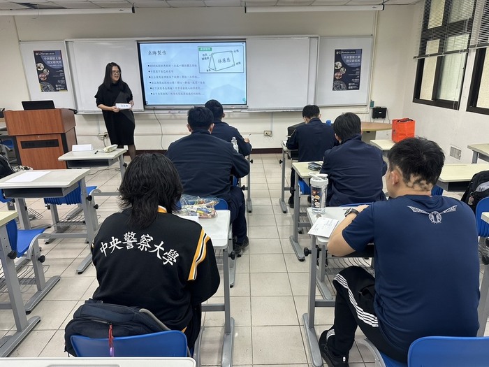 Lecture by Ms. Huei-Chi Lin from Ming Chuan University