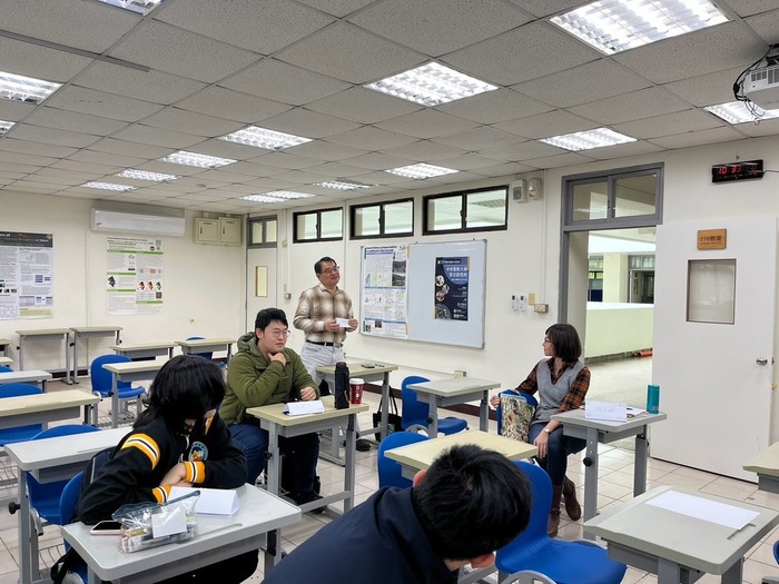 Lecture by Ms. Huei-Chi Lin from Ming Chuan University