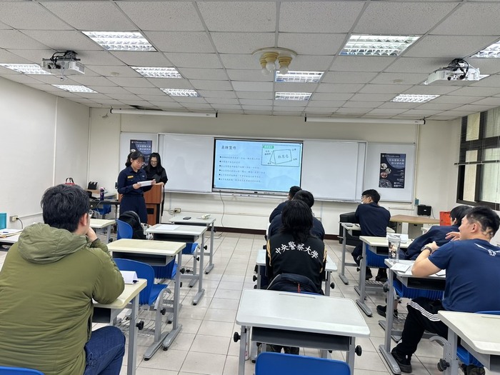 Lecture by Ms. Huei-Chi Lin from Ming Chuan University