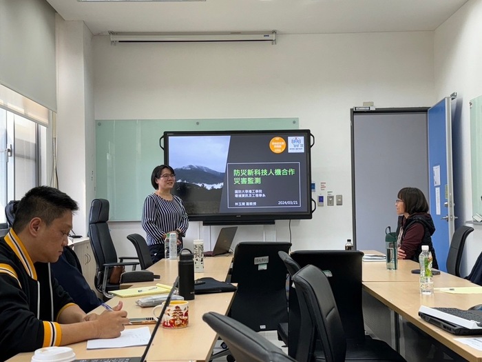 Associate Professor Yu-Ching Lin from National Defense University delivered a keynote lecture.