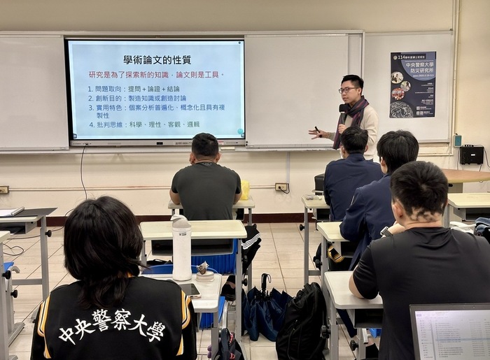 Lecture by Mr. Zhao Xiongjian from NTU Writing Center