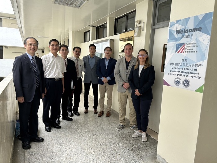 Advisors from the American Institute in Taiwan (AIT) visited our department on October 27th.