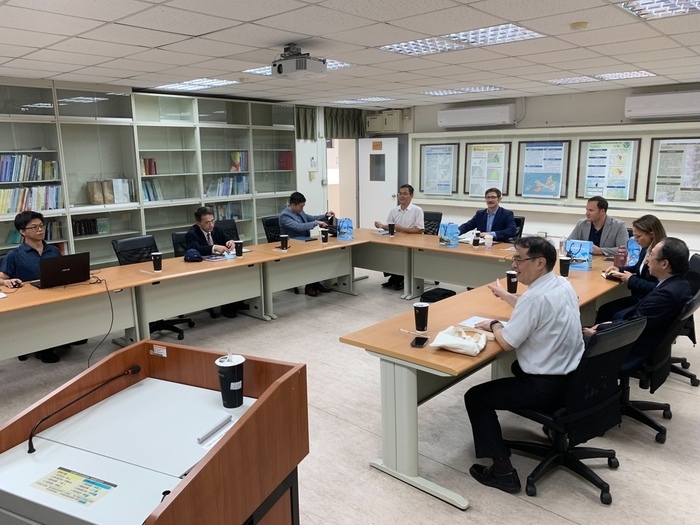 Advisors from the American Institute in Taiwan (AIT) visited our department on October 27th.