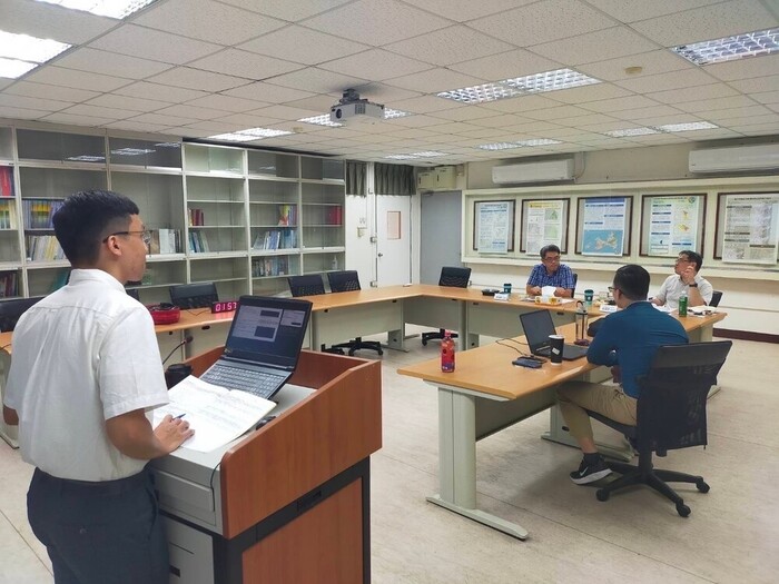 Congratulations for Huang Yu-Jyun, graduate students of class 2022, passing the thesis proposal oral examination.