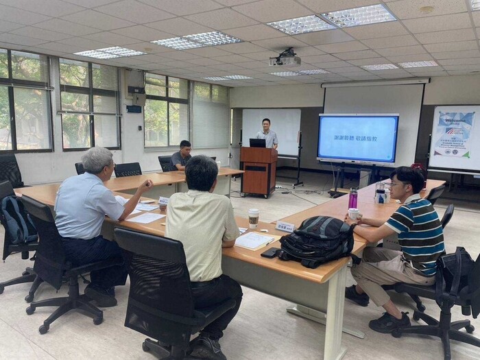Congratulations for Jian Zih-ji, graduate students of class 2022, passing the thesis proposal oral examination.