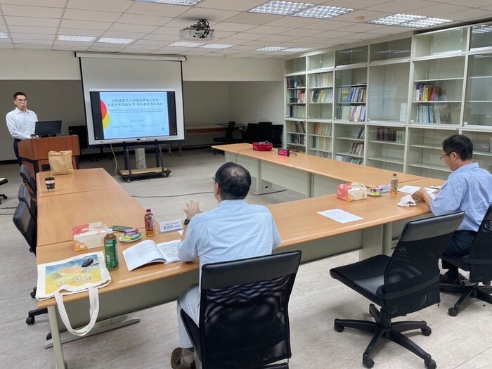 Congratulations for Huang Guo-Yan, graduate students of class 2022, passing the thesis proposal oral examination..