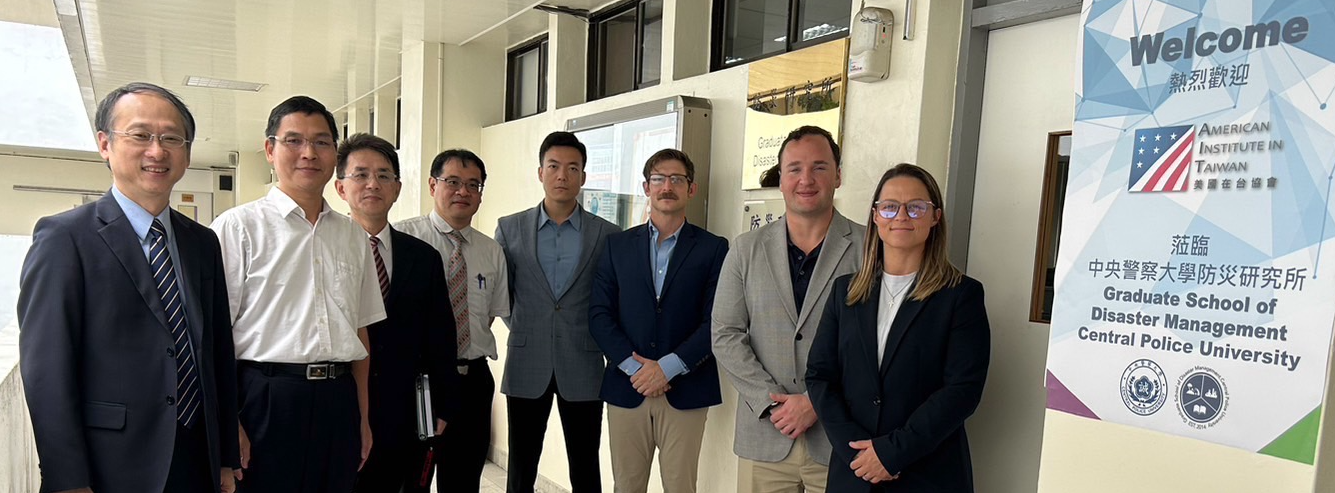 Advisors from the American Institute in Taiwan (AIT) visited our department on October 27th.